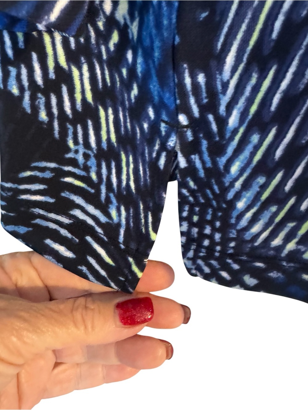 Chico's Easywear Navy Abstract Print  V-NeckTop    1X    #N - Picture 4 of 8